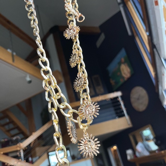 🌞 Sun Gold Chain Belt - Picture 5 of 7